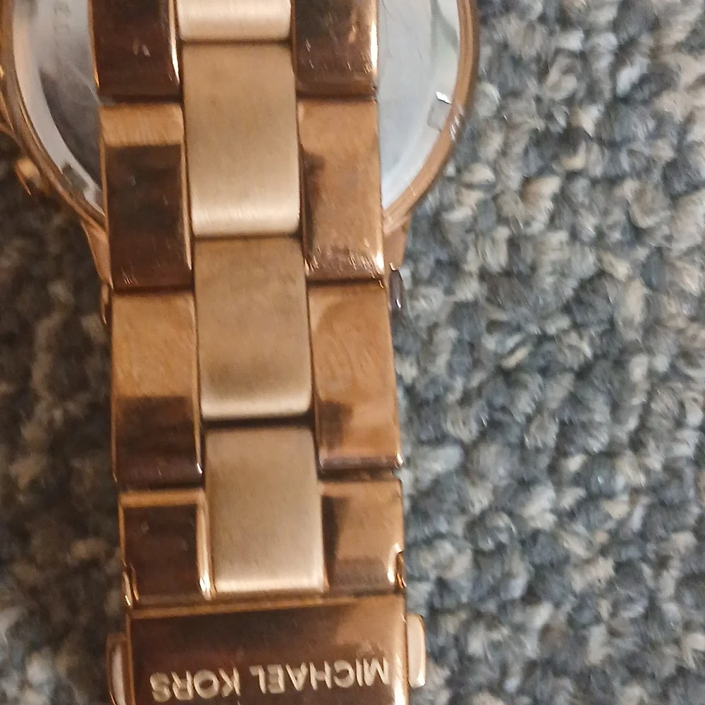 Michael Kors MK 5223 Rose gold Runway chronograph ladies watch